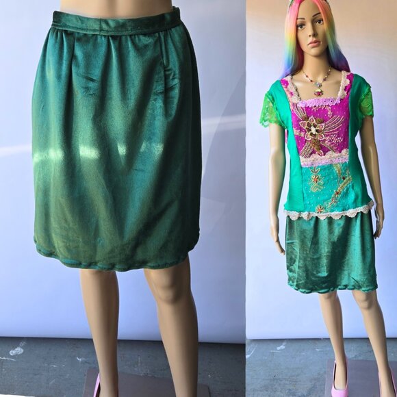 Vintage-Style Forest Green Velvet Skirt | Roselani Jasmin | Size Small - Medium - Picture 2 of 8